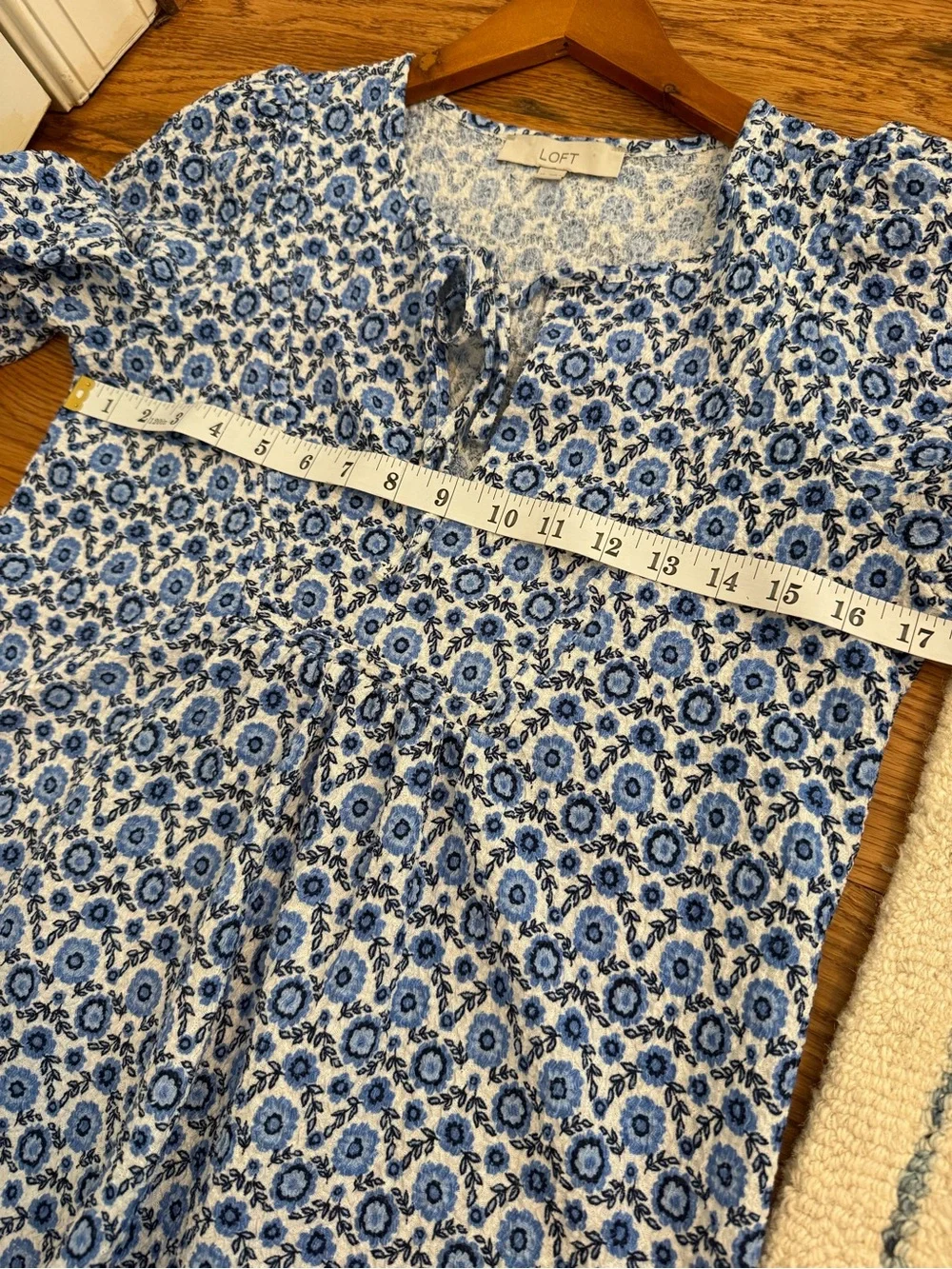 LOFT Floral Puff Sleeve Tie Neck Top size XS